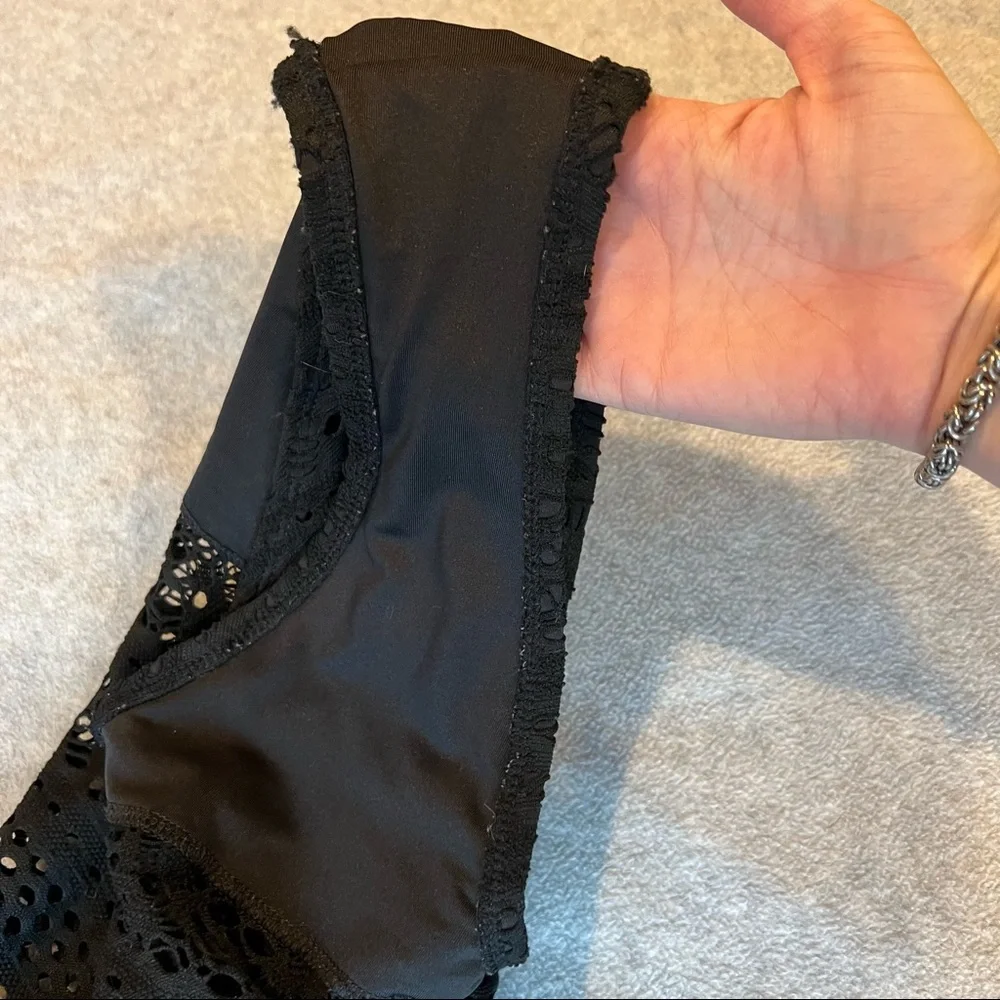 Black lace one piece swimsuit - Picture 6 of 7